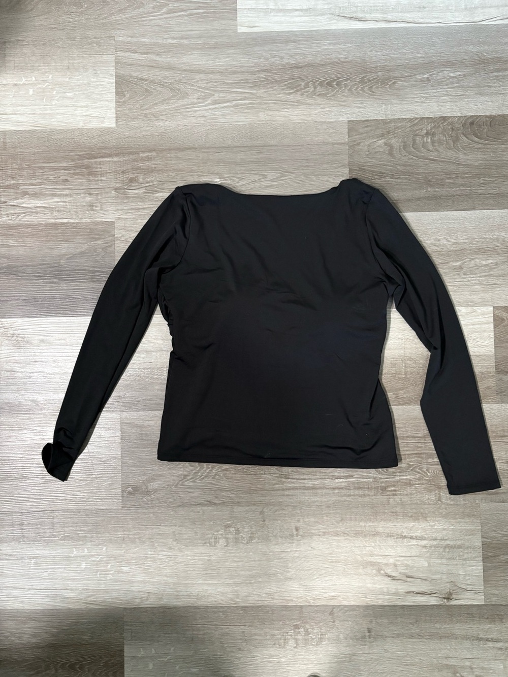 Fashionable Envie Black Long-Sleeve Women’s backless Top